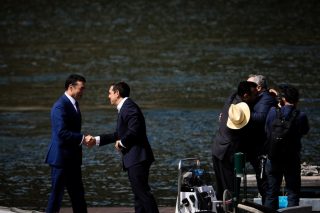 Η Ν.Δ. επαναφέρει θέμα Πρεσπών από το παράθυρο